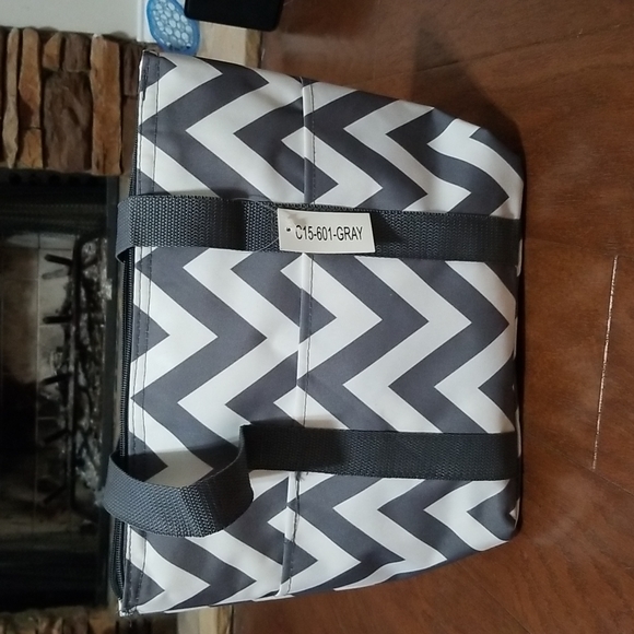 thirty-one Handbags - Thirty one lunch tote final markdown
